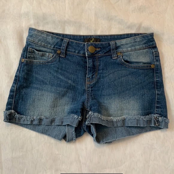 Pants - Low Waisted 2000’s Shorts